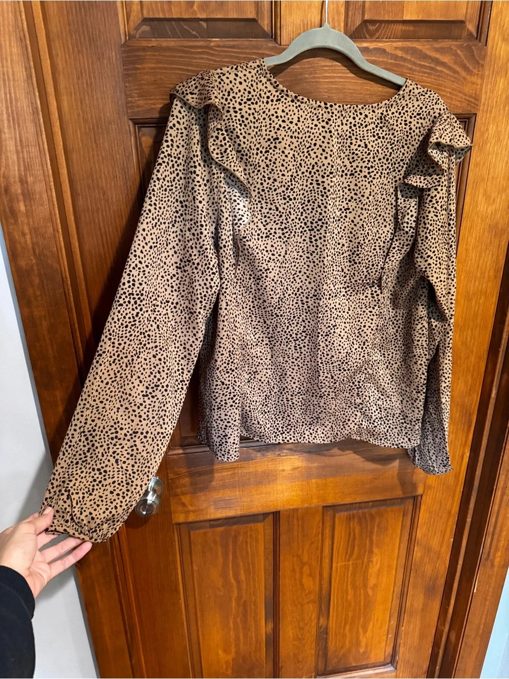 116A. Very J Brown Leopard Print V-Neck Ruffle Shoulder Blouse - Picture 9 of 9